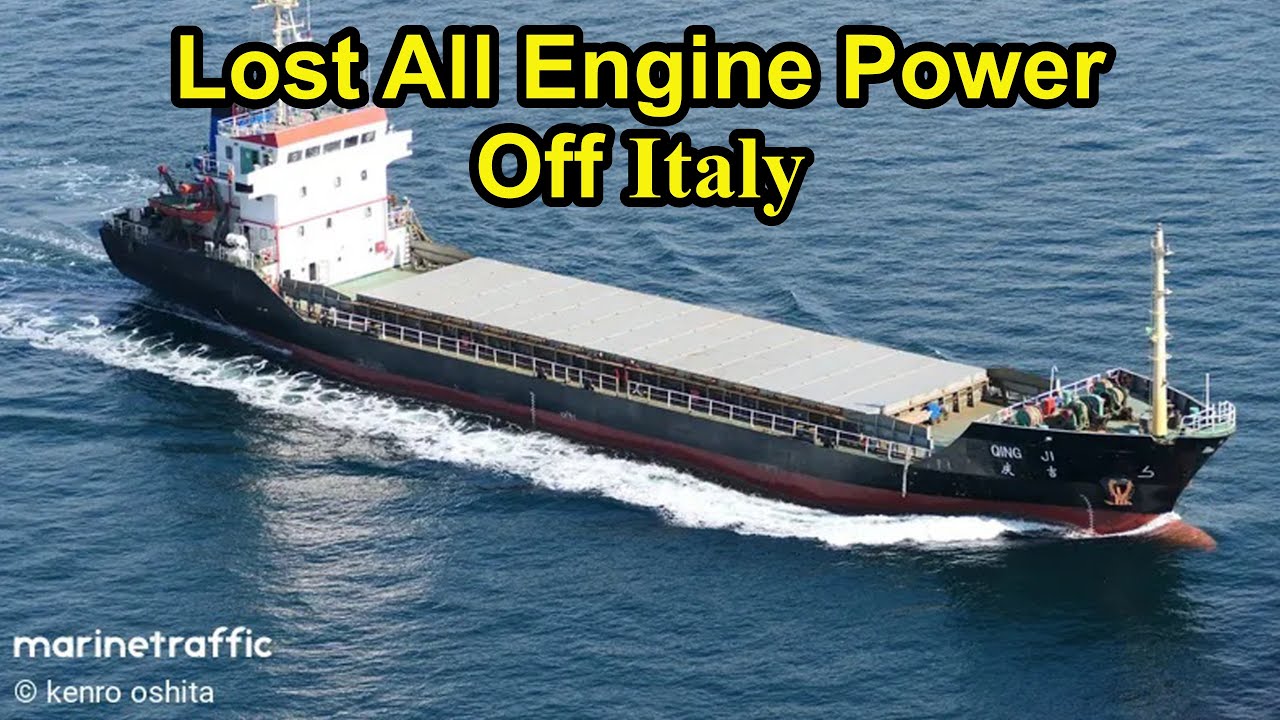 Итальянская береговая охрана спасла терпящее бедствие грузовое судно у побережья Тосканы.