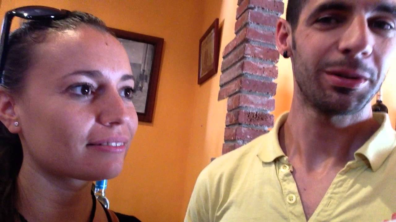 Sandra Fluyans dando a conocer los servicios del Hotel Class Valls