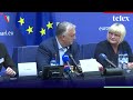 Videón, ahogy beszabadult egy DK-s önkormányzati képviselő Orbán strasbourgi sajtótájékoztatójára