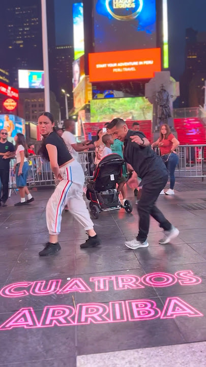 Con la punta del pie #salsacalena #salsacaleña #salsa #dance #nyc #timesquare #calena #caleña