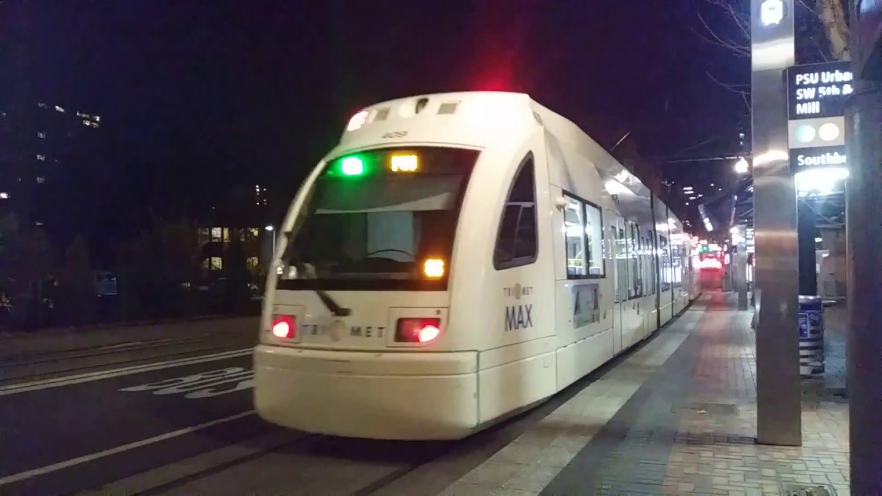 TriMet MAX light rail Green Line to Portland States University at PSU