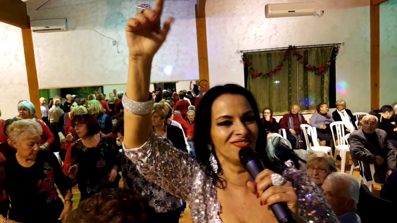 DANIELA MINNITI canta LA PIU' DOLCE SERENATA YouTube