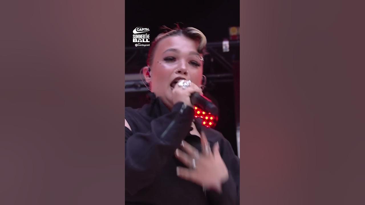 Lola Young gave it EVERYTHING like a true professional 🫶 #lolayoung #capitalstb #messy Lola Young gave it EVERYTHING like a true professional 🫶 #lolayoung #capitalstb #messy