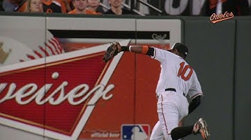 TOR@BAL: Jones makes a nice running grab at the track