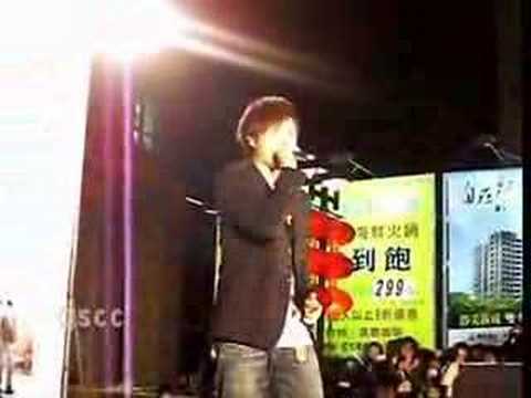 阿信演唱洋蔥＠台中簽書會