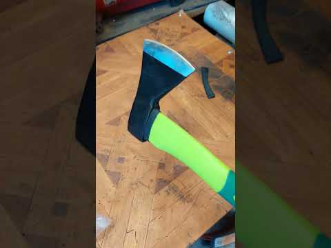 2 € axe