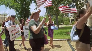 Hundreds rally at Mississippi 'No Kings' protest