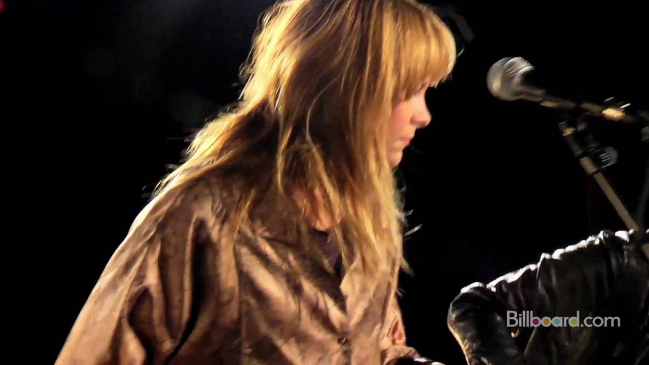 The Duke Spirit - "Everybody's Under Your Spell" (LIVE!)