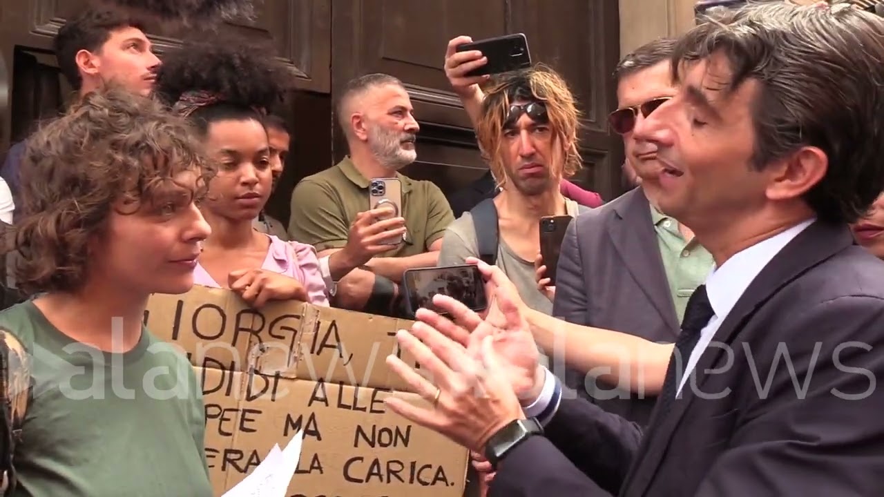 Ultima Generazione, attivista urla all'onorevole Donzelli: 