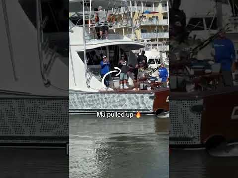 Not every day MJ pulls up to the marina 🐐 (via @ripebananas747/TT)