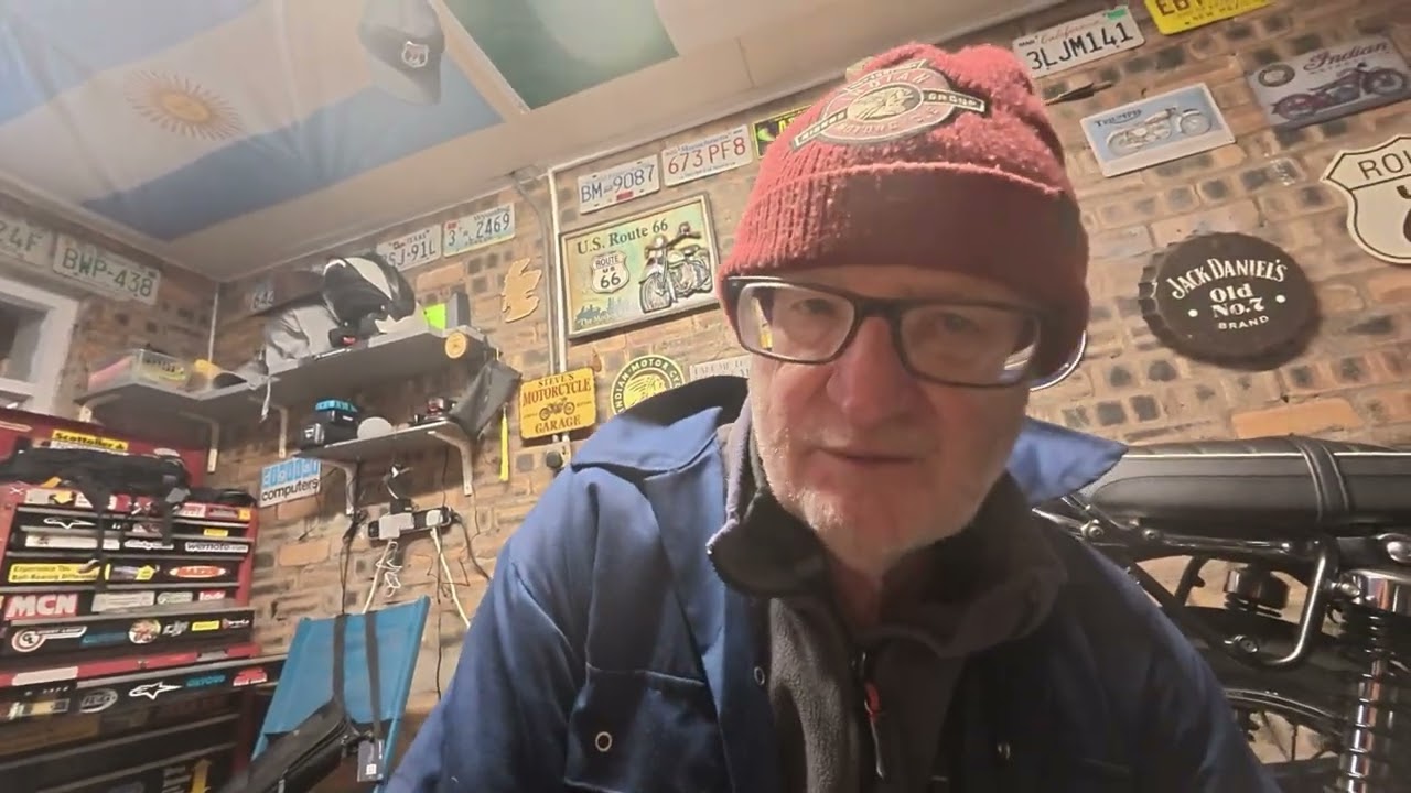 Замена масла и фильтра на мотоцикле Triumph Bonneville T120 (Франк).