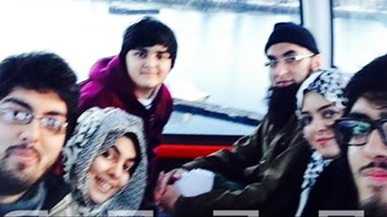 Jamshed Rind Junaid Jamshed With His Son
