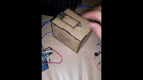 Useless box with arduino and lasercut