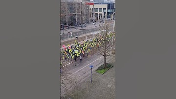 #SHORTS BIỂU TÌNH Ở ĐỨC MỘT NGÀY 2 LẦN, KHANH NGUYEN CUỘC SỐNG ĐỨC