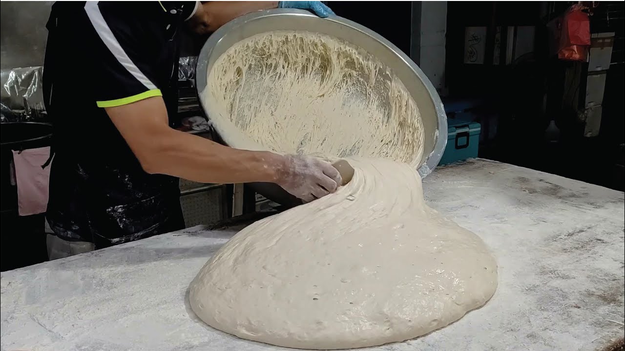 Палочки из китайского жареного теста,Изготовление жареных булочек-Тайваньская уличная еда