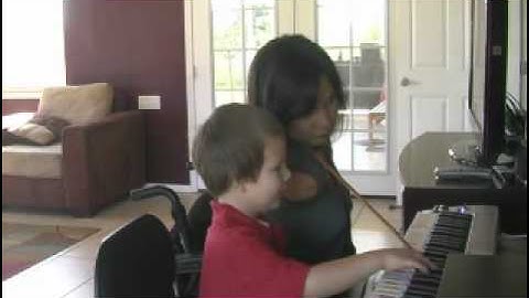 Pauline and son create an inspiring Piano Wizard video.
