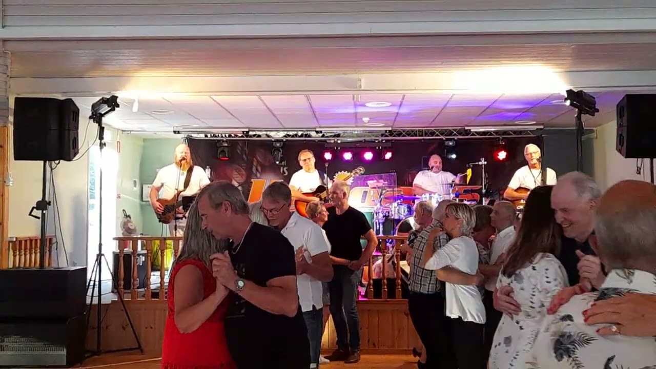 Holidays vik.  Jon Anders Nordlund Bergvik Juli 2025