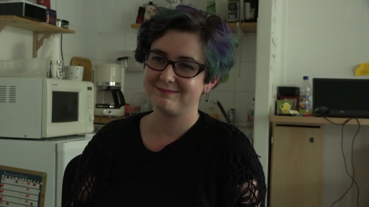 Mes mains ont la parole : la gestuelle du formateur en classe Alpha-FLE