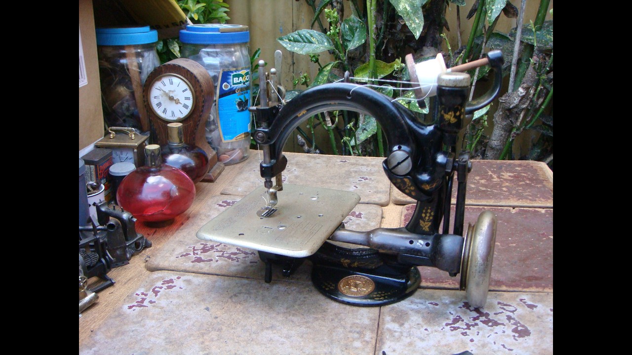 Old Vintage Antique Sewing Machine Wilcox Willcox & Gibbs For