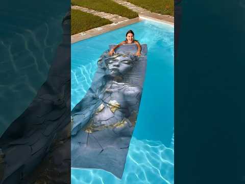 Используем обои как матрас в бассейне КРАШ ТЕСТ #calmdownchallenge #trendingshorts #дизайнинтерьера