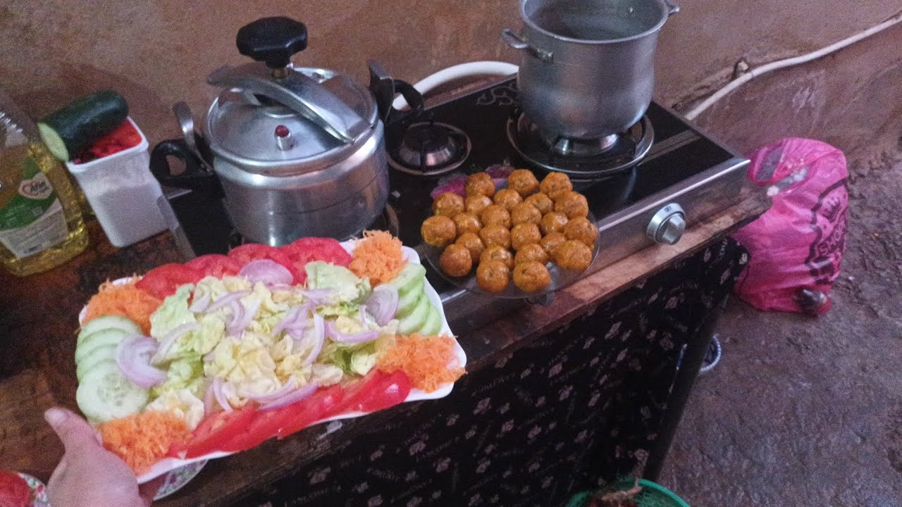 ليوم قلشت زوج بعشا بسيط ويقطر بلبنة