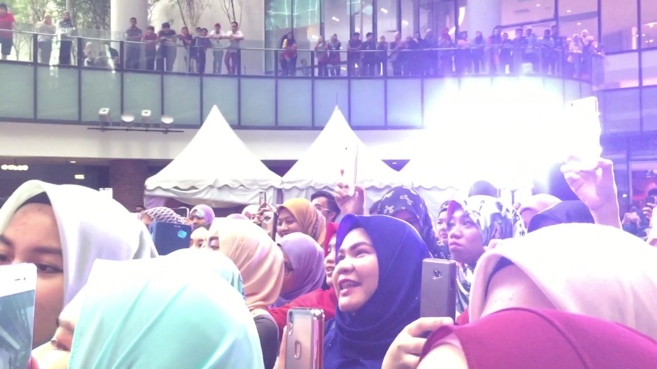 Khai Bahar - Bayang (KL Gateway Mall) - YouTube