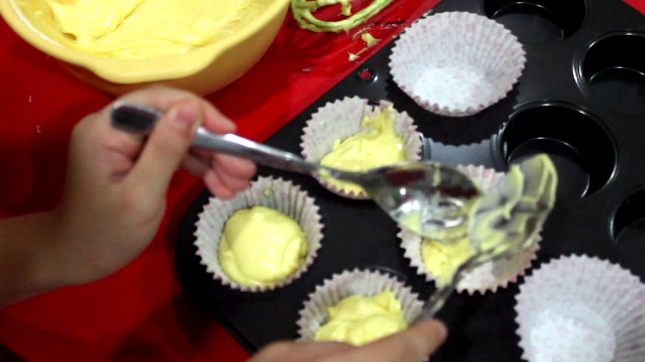 How to make Cupcakes using 4 ingredients - YouTube