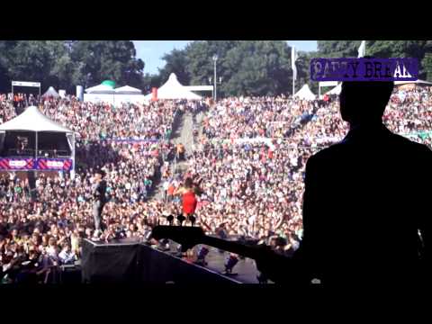 Pop Goes The World Video