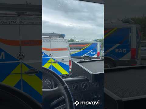 Сняли с автобана, прошманали всё, проверка так сказать #германия #полиция #бородатаягермания 