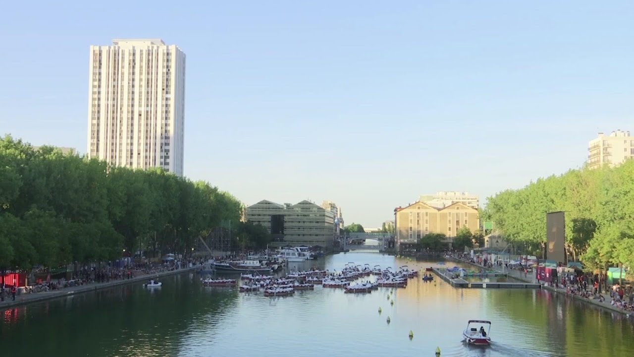 Paris Plages opens with floating cinema on the Seine