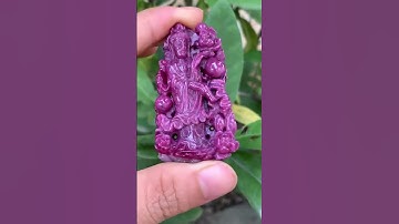 Phật bà ruby phi thiên nhiên cân nặng 180 cara, số đo 55-29-10 mm. Giá 4tr500k