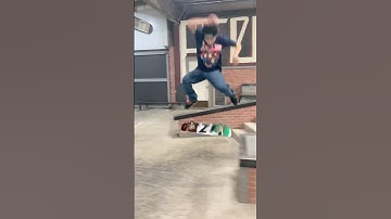 NOSE MANUAL NOLLIE FLIP OUT FIRST TRY #shorts #skating #skate