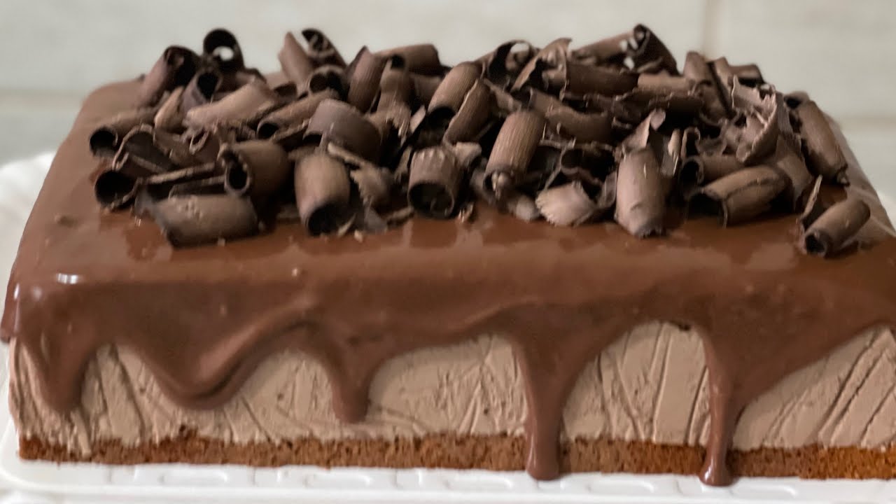 O FAMOSO BOLO NUVEM DE CHOCOLATE QUE DESMANCHA NA BOCA
