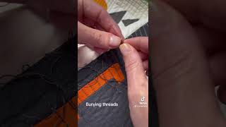 How to bury threads in your quilt. #quilting #handmade #beginnerquilt