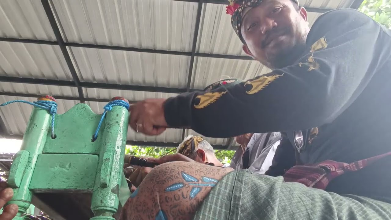 ANGKLUNG DEWA AYU SEKAR SANDAT DENCARIK