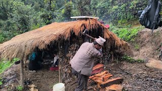 THIS IS A Himalayan  mountain nepali village lifestyle || The dally activities village life nepal