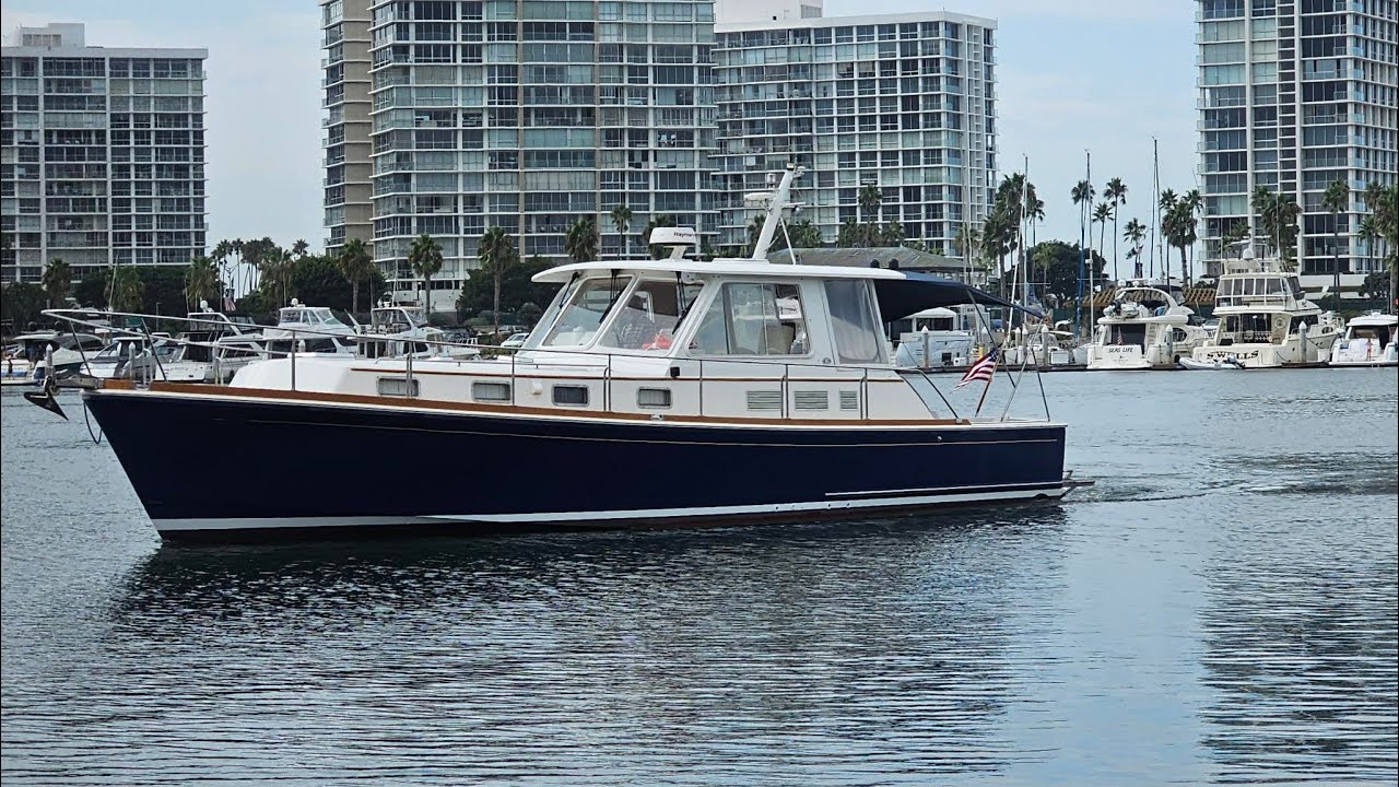 2001 Grand Banks Eastbay 43 Powerboat for sale in California Video Walkthrough Review Ian Van Tuyl