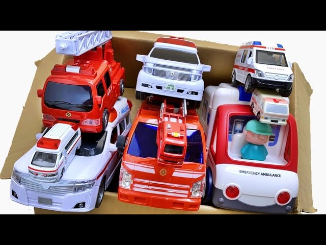 Tomica fire engine and ambulance mini cars are running! Emergency dispatch from the toy box!