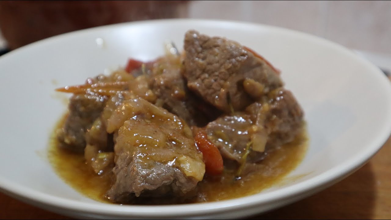 Spezzatino di scottona, cotto in tegame in coccio , tenerissimo e dai sapori della tradizione