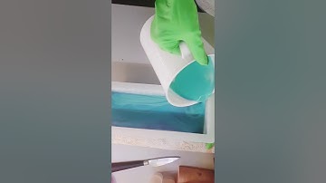 Seascape One Pot Wonder soap pouring and decorating