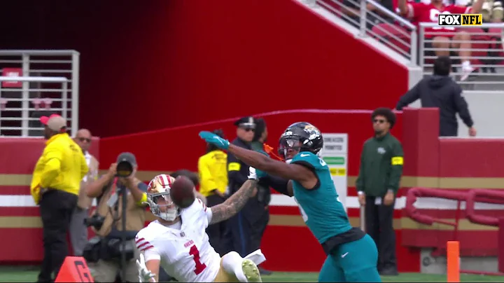 How did he catch that?!? Pearsall impresses with insane one-handed catch