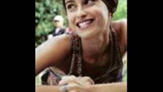 Nely Furtado Pictures