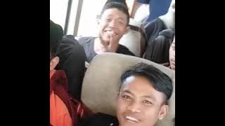 Kareke bersama-sama dalam satu bus