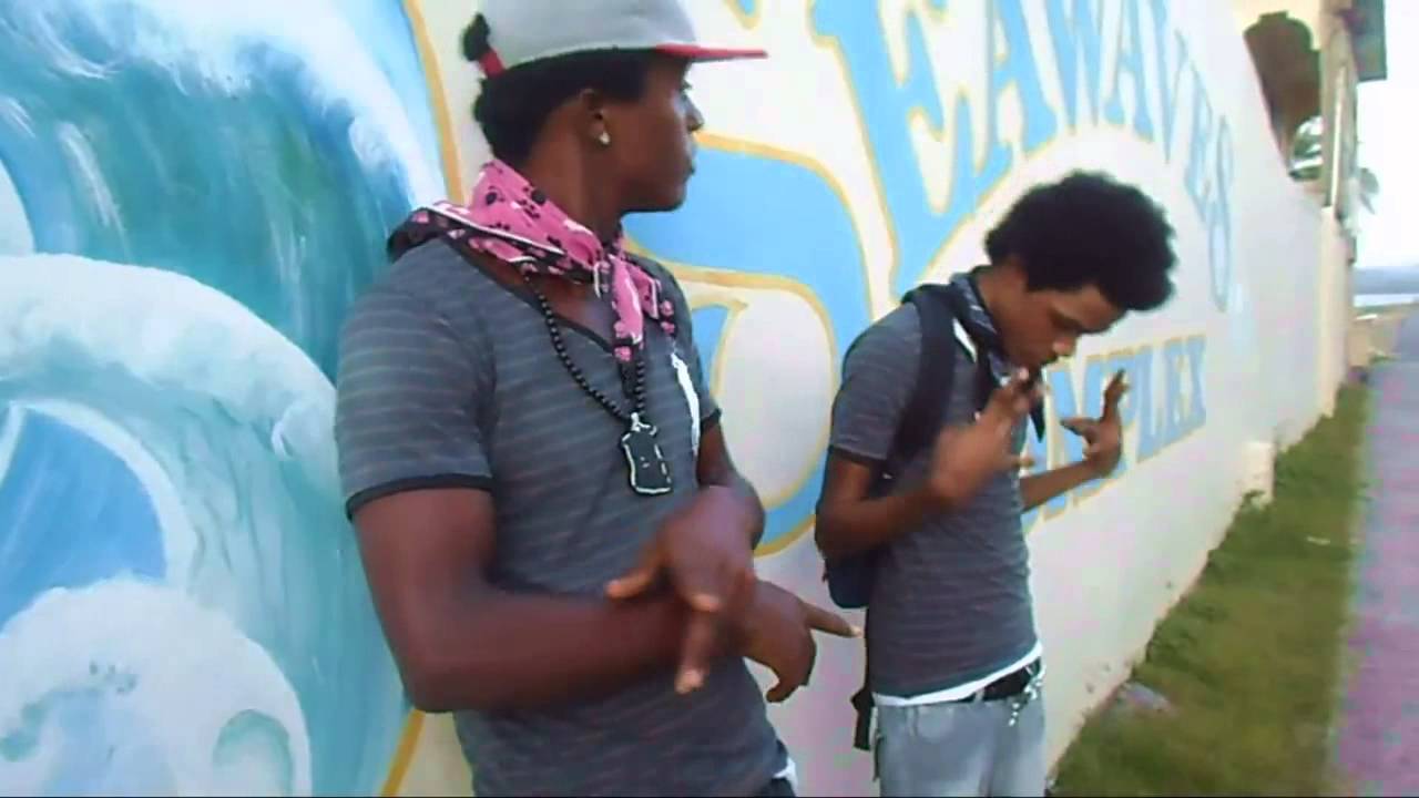 Download Temparize ft Raddafrass - Money Movements (Official Music Video) Cold Weather Riddim  Oct 2013