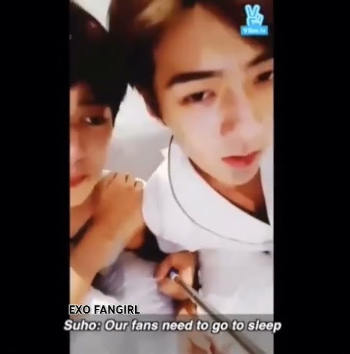 Funny Vlive moments..🥰When Chanyeol and Sehun were doing their vlive and then Minho called