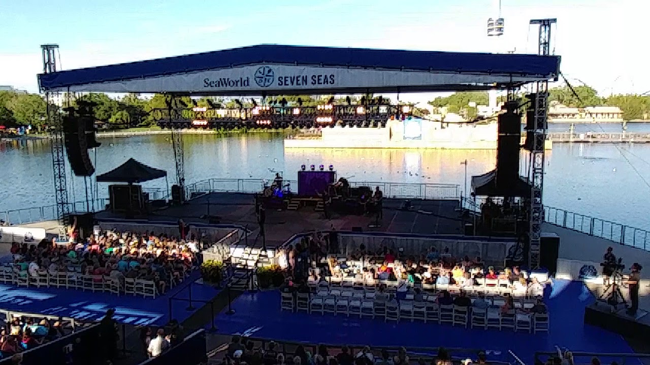 SeaWorld Diane ruff - YouTube