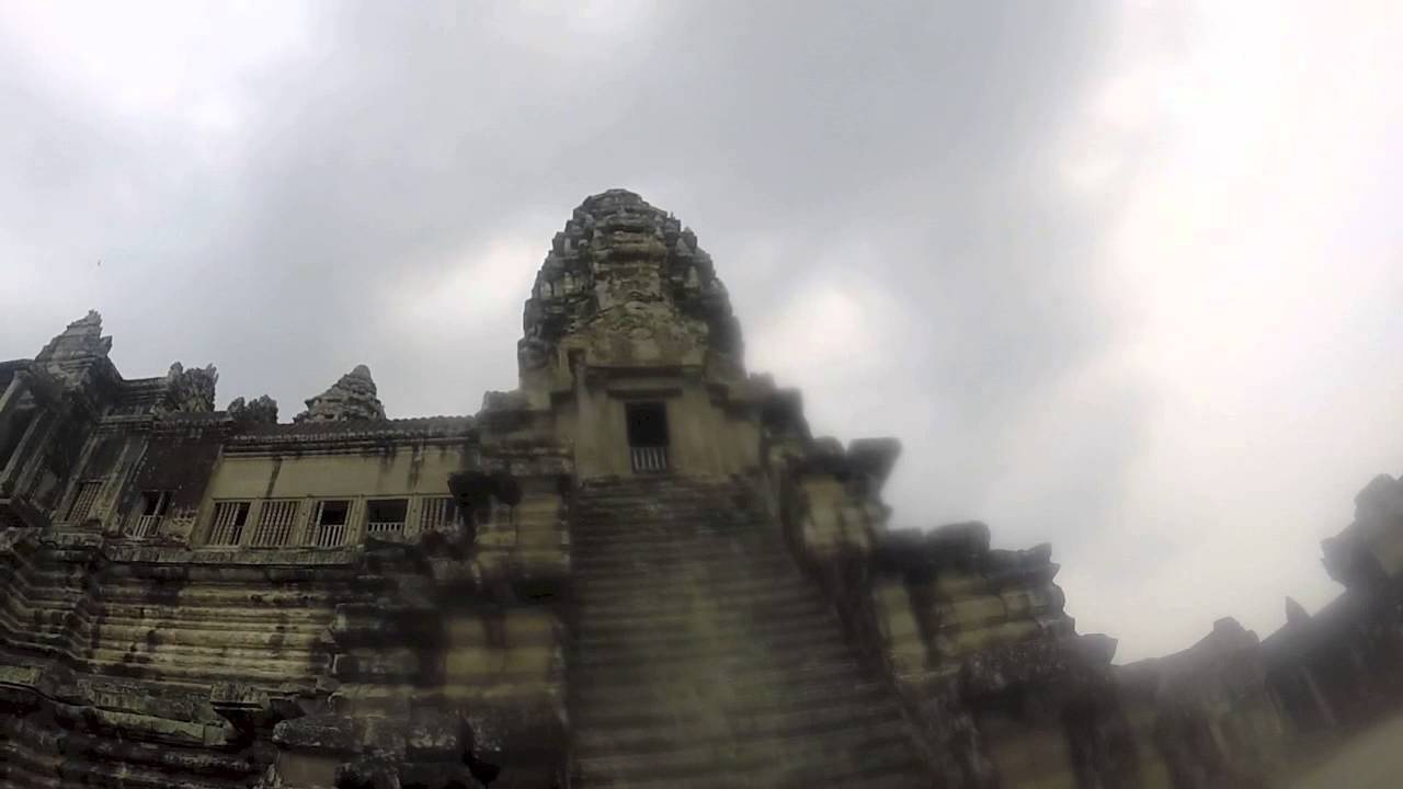 A walk through Angkor Wat - YouTube