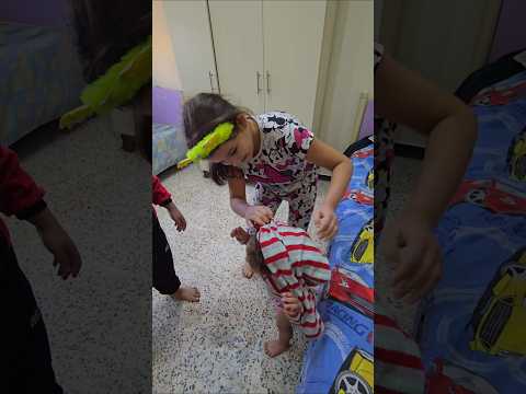 لبستني البنطرون براسي أمورة فاميلي