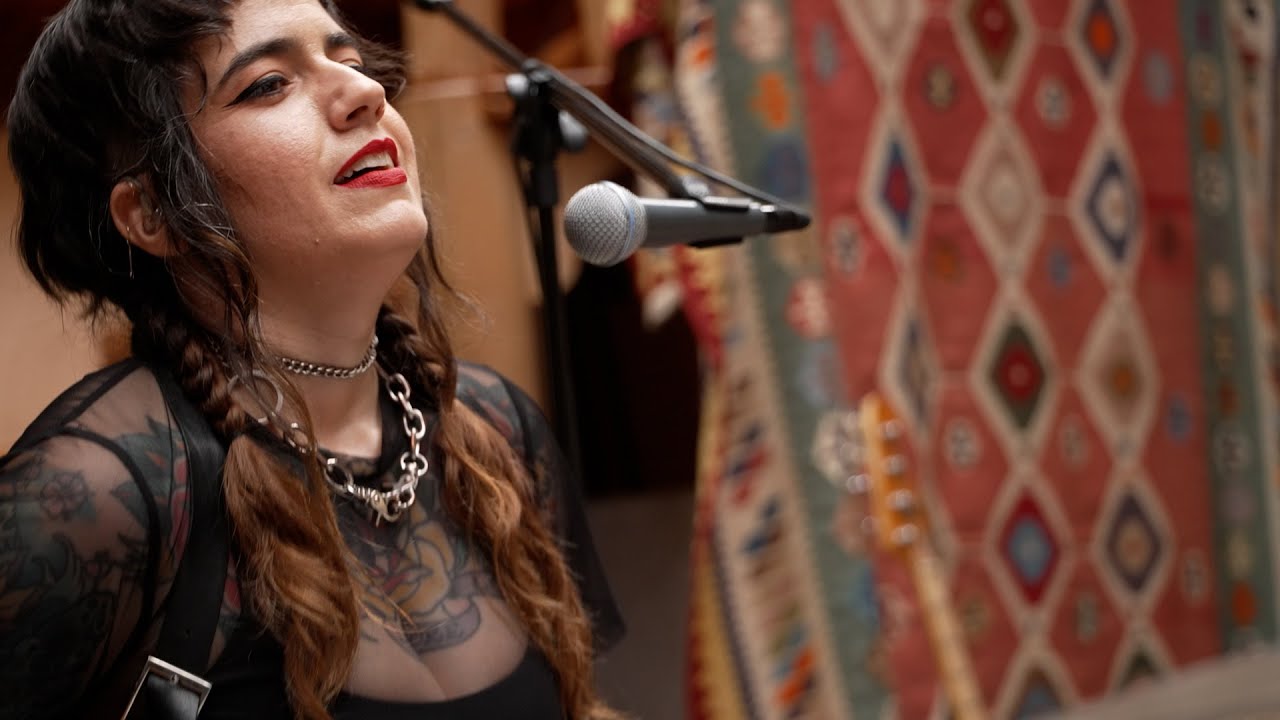 Vondré - Lilith (Live on KEXP) auf YouTube ansehen Vondré - Lilith (Live on KEXP) auf YouTube ansehen
