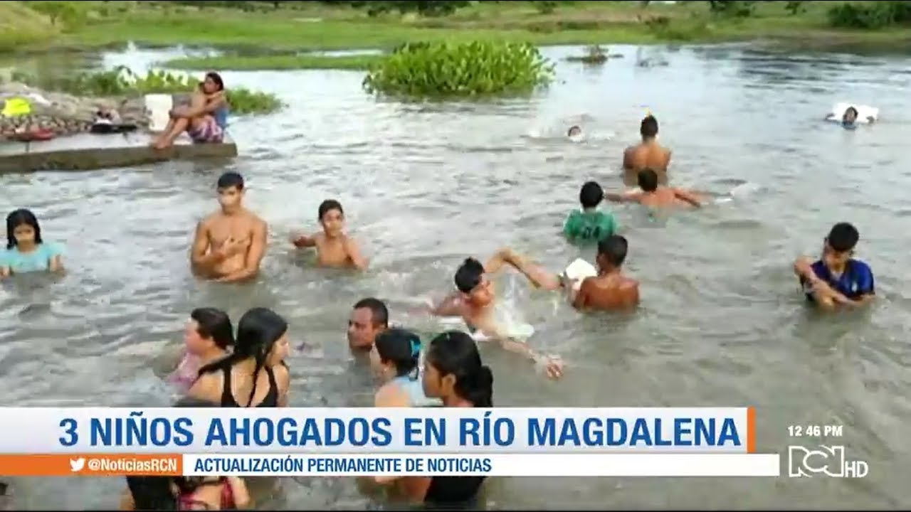 niño ahogándose en el río